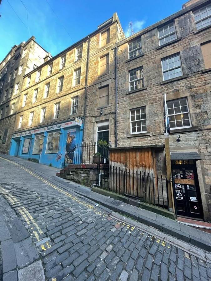 Royal Mile Old Fishmarket Close Edinburgh Exterior photo